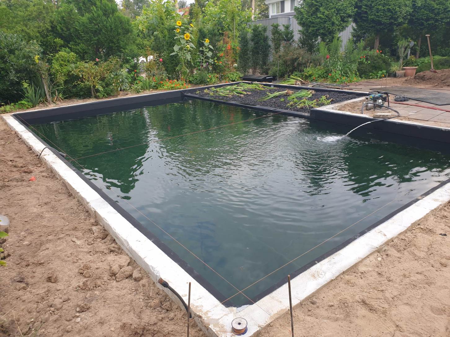 Oud zwembad een ergernis in de tuin